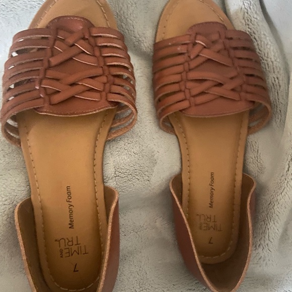 Shoes - Picture 2 of 7